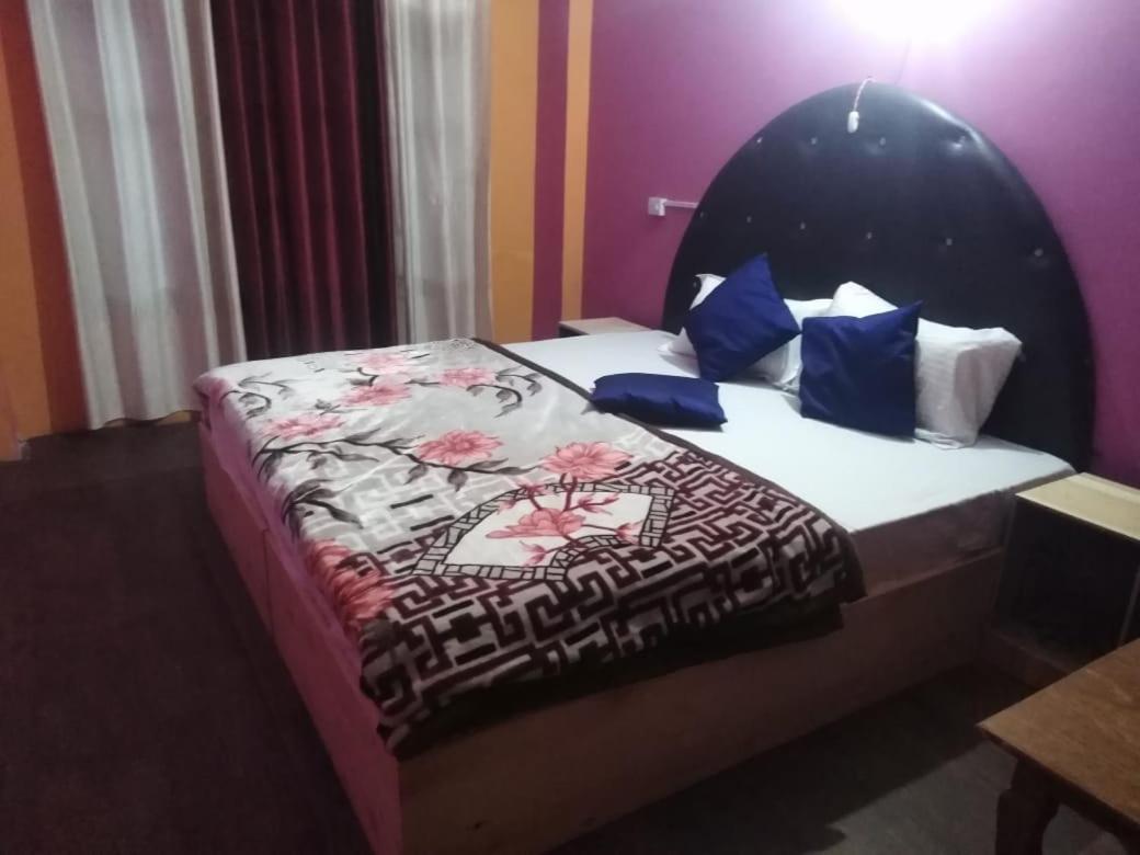 Hotel Antarctica &Pine N Dine Blues Cafe Manali  Exterior photo